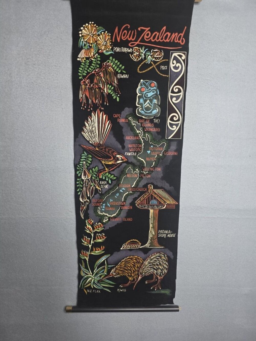 Vintage Retro New Zealand Map Souvenir Black Velvet Wall Hanging Scroll 32"